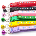 Collier pour chat avec motifs colorés et cloche