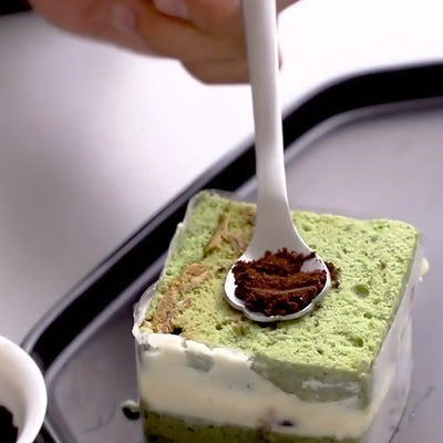Cuillère en inox design pour desserts et boissons