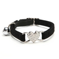 Collier pour chat en velours avec clochette et sécurité ajustable