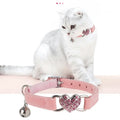 Collier chat cœur avec cloche et cristaux en velours